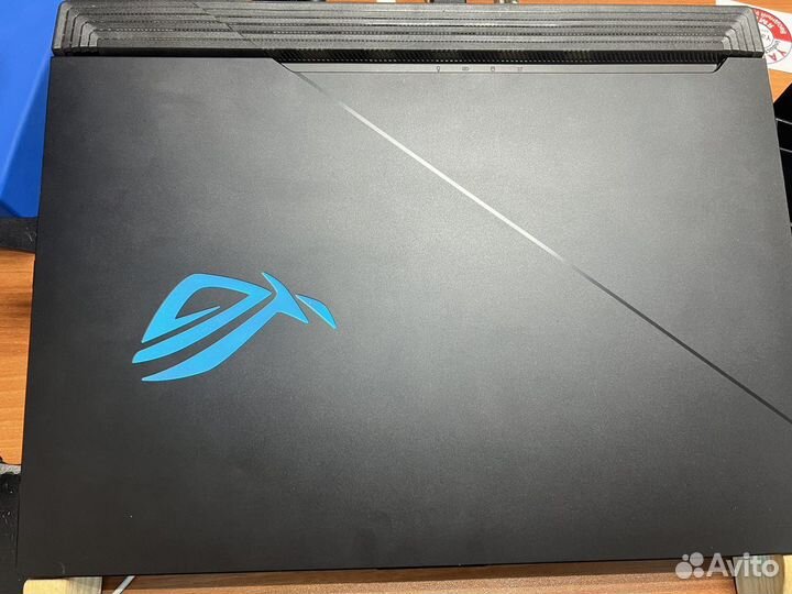 Asus rog strix scar 15