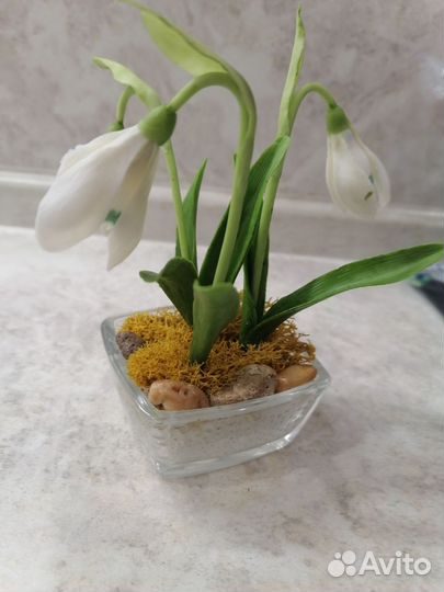 Подснежники - цветочная композиция