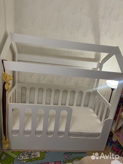 Кровать-домик