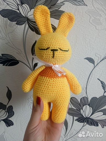 Вязаная Мягкая игрушка Зайка Сплюшка