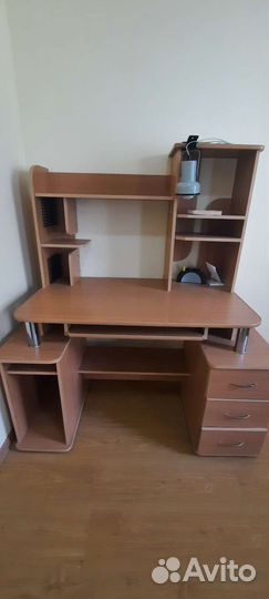 Компьютерный стол