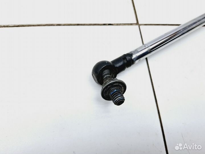 Амортизатор двери багажника Lexus LX 450d/570 200