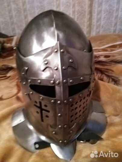 Шлем для Исб и Рекона