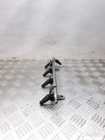 Топливная рампа Dodge Neon 2 2.0 2005