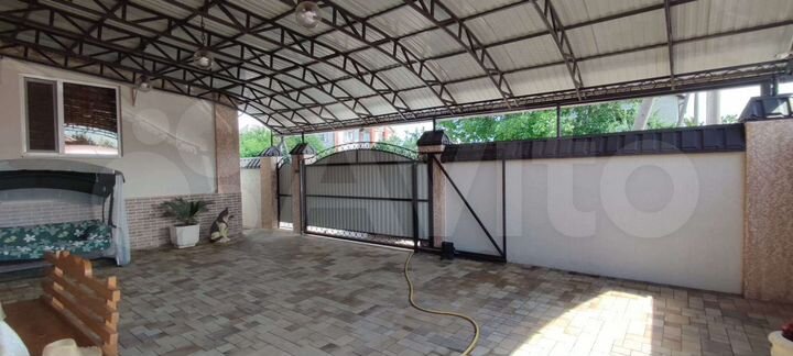 Дом 330 м² на участке 6 сот.