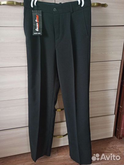 Брюки школьные новые