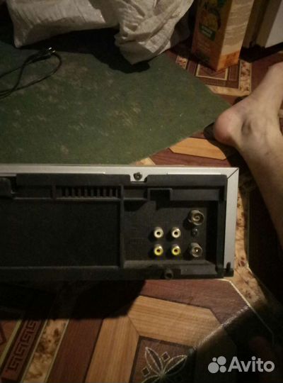Видеомагнитофон jvc
