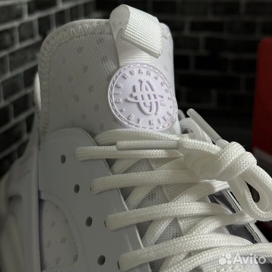 Кроссовки Nike huarache белые