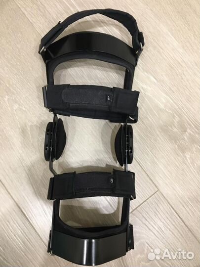 Отрез на коленный сустав на левую ногу размер M