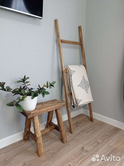 Декоративная лестница /Напольная вешалка