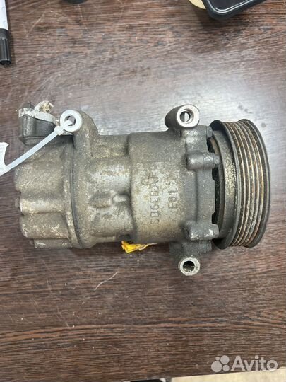 Компрессор кондиционера Peugeot 308