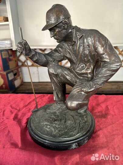 Статуэтка гольфист