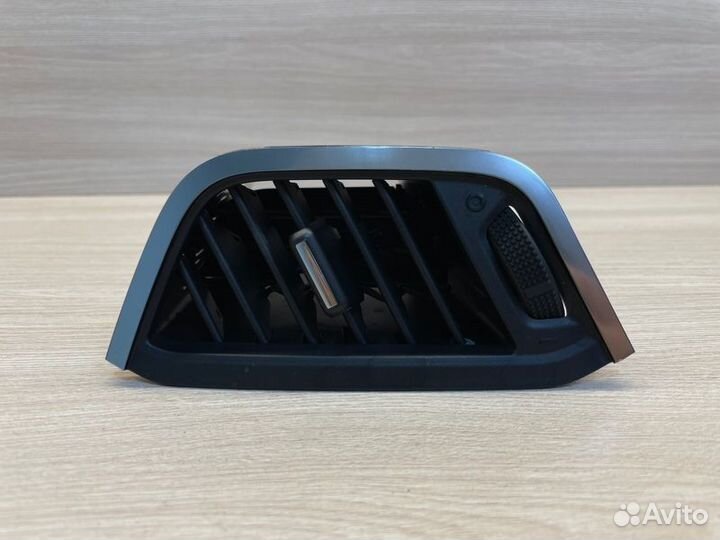 Воздушный дефлектор салона левый LADA X-Ray