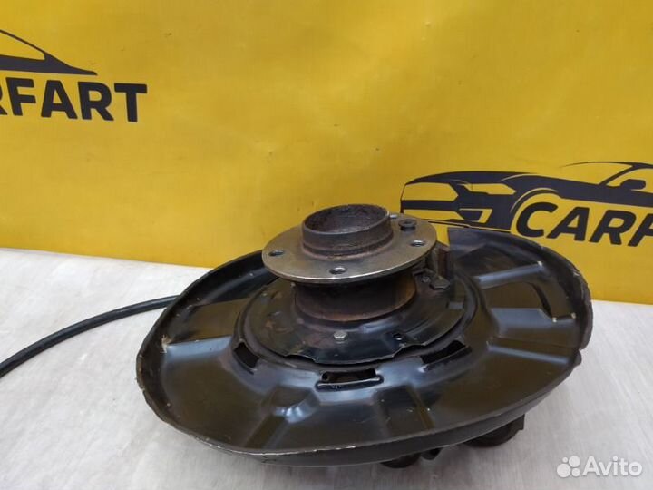 Кулак задний правый Bmw 3 E90 N52B30A 2005