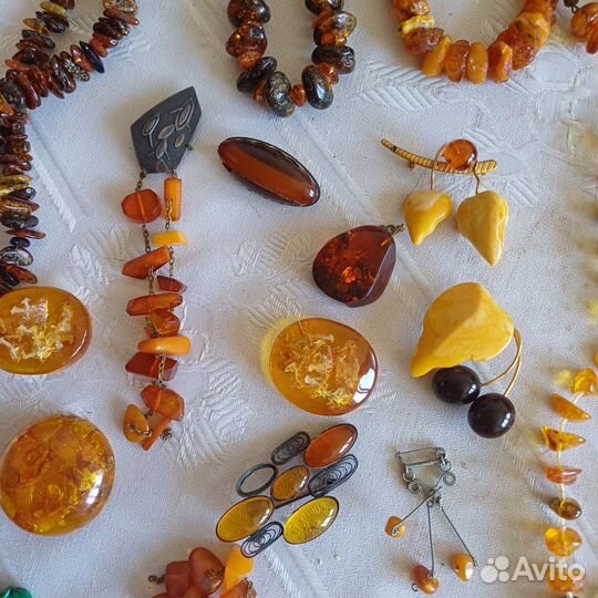 Янтарные украшения