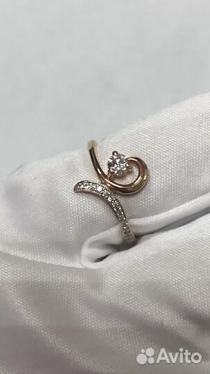 Золотое кольцо с бриллиантами 585