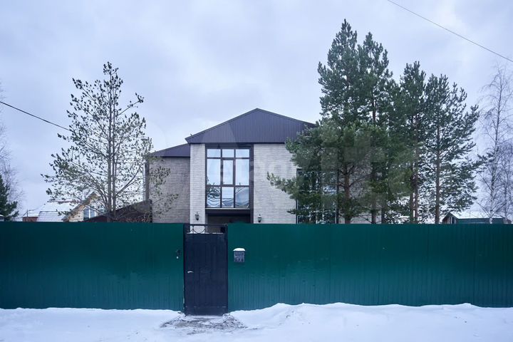 Дом 232 м² на участке 12 сот.