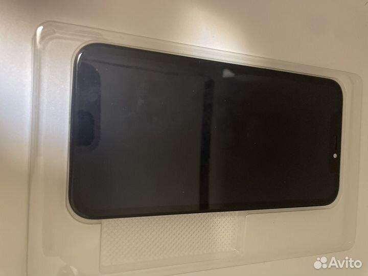 Дисплей на Iohone Xr с дефектом