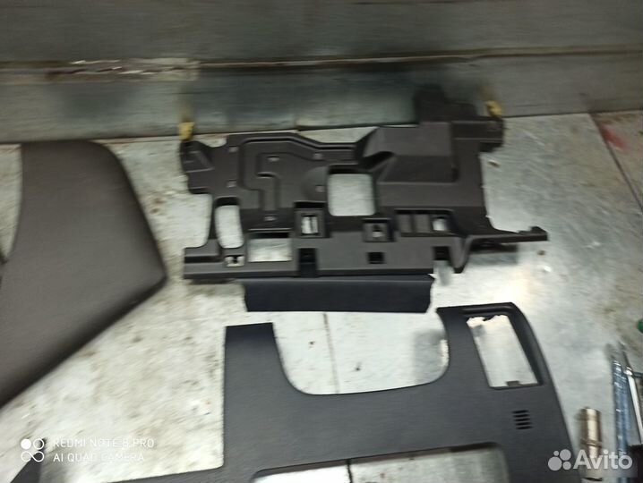 Накладка торпедо Toyota Land Cruiser 200