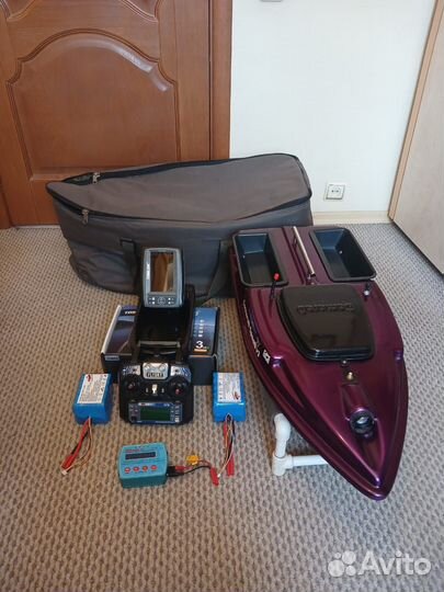 Прикормочный кораблик с gps и эхолотом