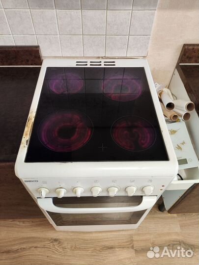 Продам электрическую плиту с варочной панелью beko