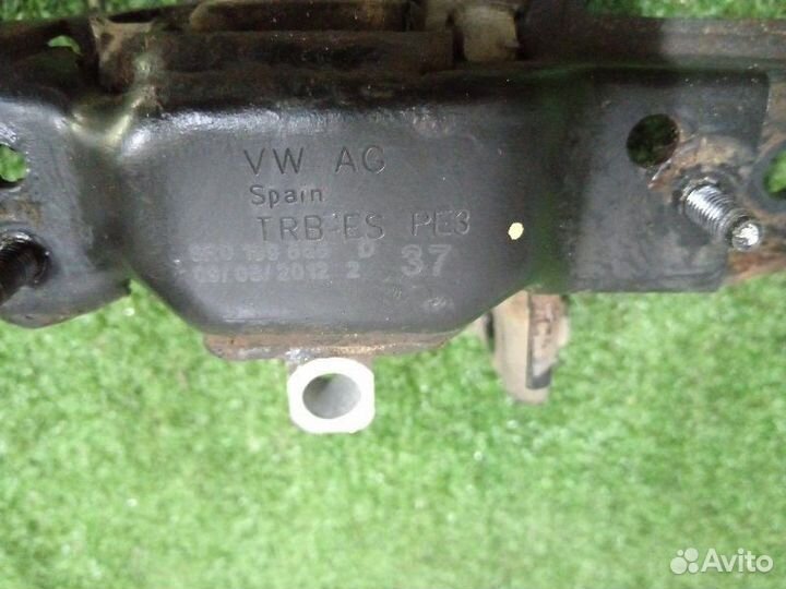 Опора двигателя левая Audi A1 8X1 caxb 47536 2012