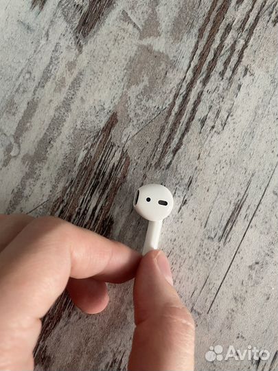 Правый наушник AirPods 2го поколения