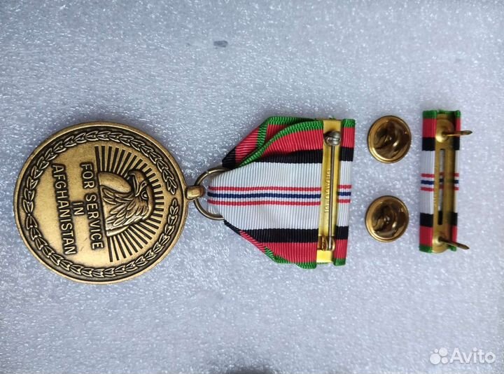 Медаль и знак США за Афганистан