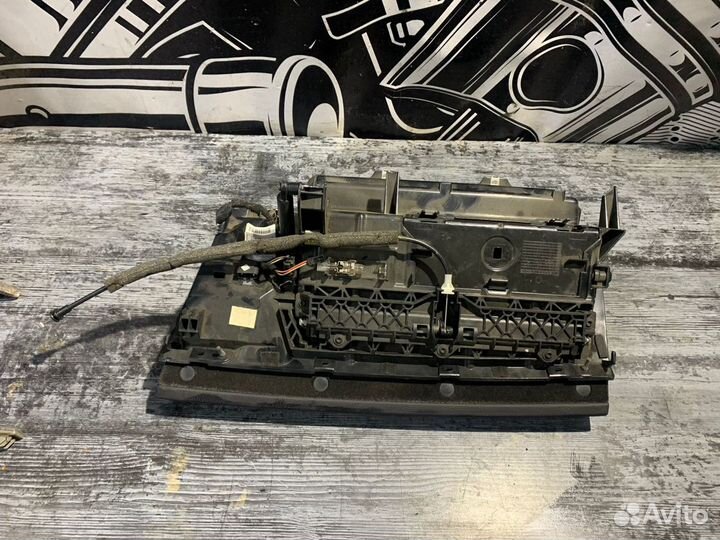 Бардачок в сборе BMW 7 E65