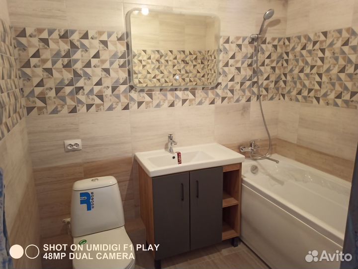 Ремонт квартир. Женщина и мужчина