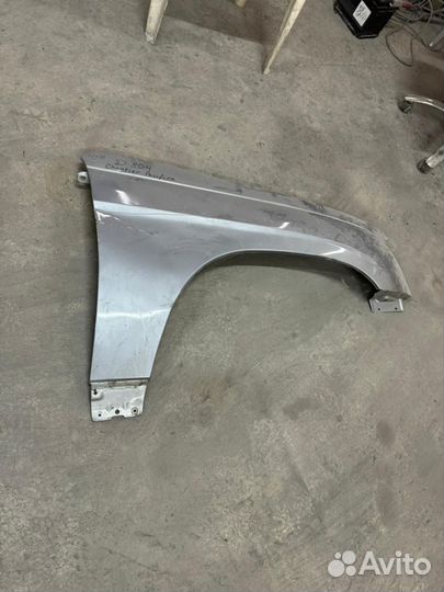 Крыло Chrysler pacifica
