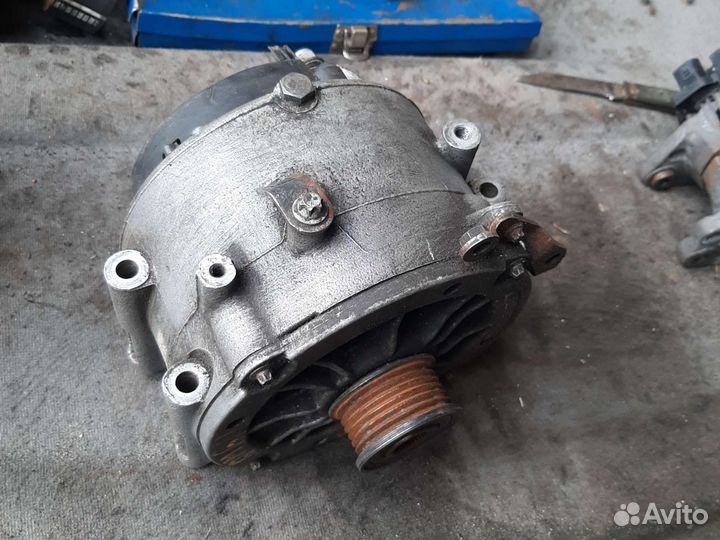 Генератор Мерседес 2.7 дизель A0001502550