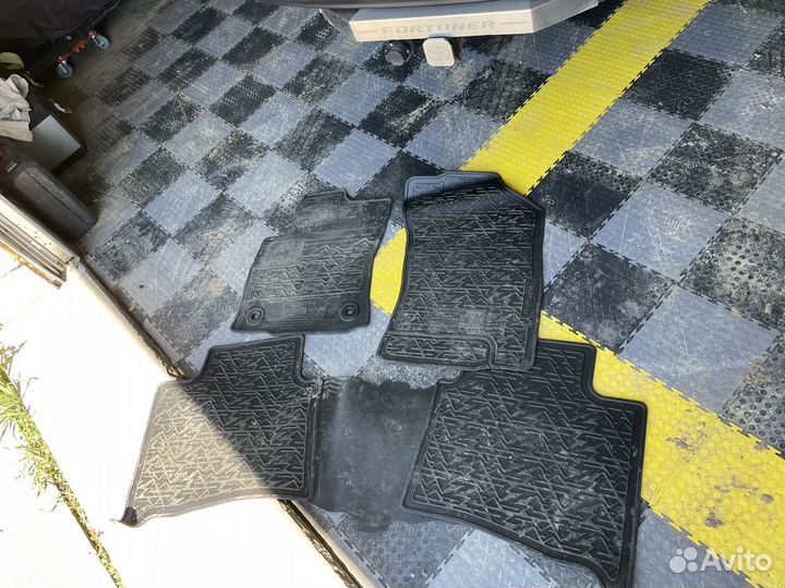 Коврики Toyota Fortuner оригинал