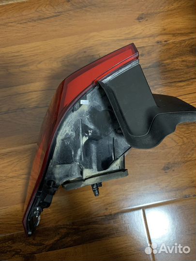Фара (оригинал) правая задняя в крыло на VW Tiguan