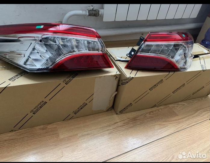 Фонари задний оригинал на Toyota camry 70/75
