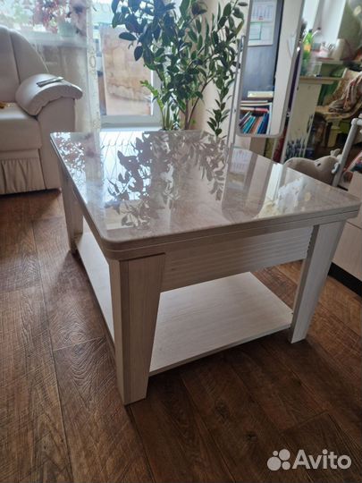 Журнальный столик Агат