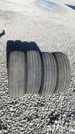 Bridgestone Blizzak DM-V3 215/65 R17 103T