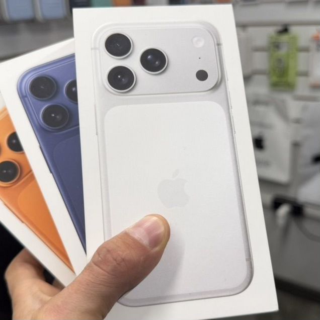 iPhone 17 Pro, 256 ГБ, SIM + eSIM