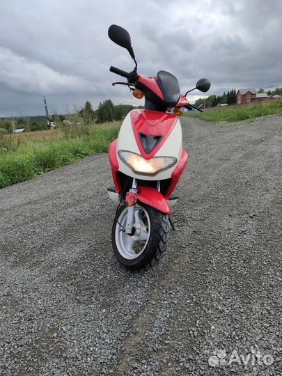 Продам скутер Racer Omaks