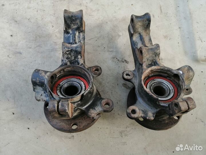 Кулак поворотный передний для Audi 80 B3 1986-1991