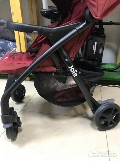 Коляска Joie Muze LX цвет красный