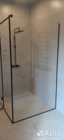 Установка душевых кабин из стекла