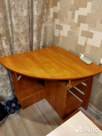 Продам письменный стол