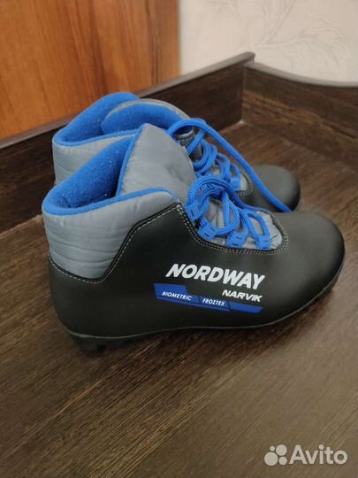 Лыжные ботинки детские 36 размер