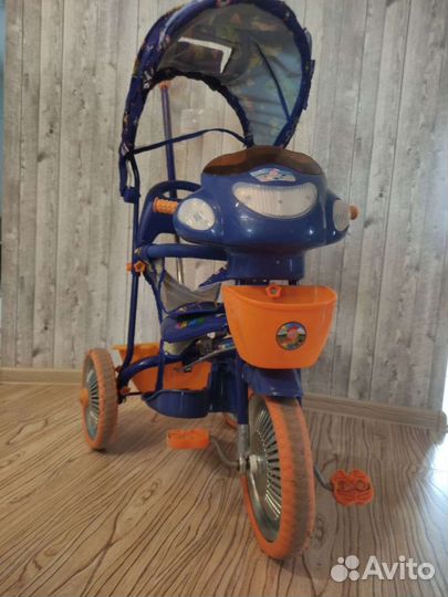 Трехколесный велосипед