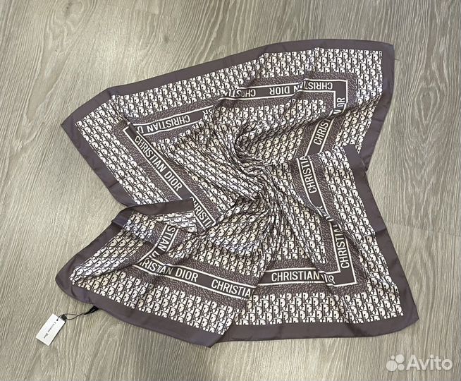 Шелковый платок Dior