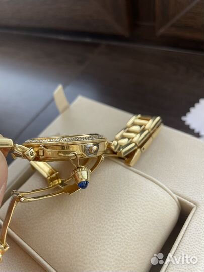 Золотые часы Cartier Pasha