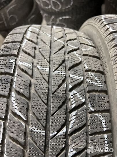Toyo Observe Garit KX 215/50 R17