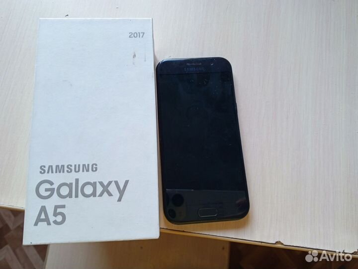 Телефон Samsung galaxy a5 2017