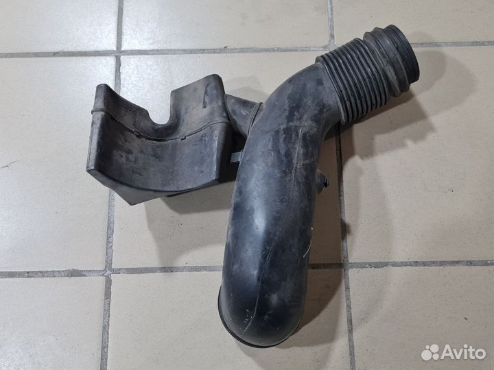 Патрубок воздухозаборника BMW X5 E53 2002г